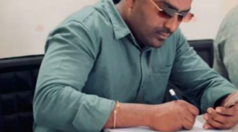 बुलंद आवाज – ‘लखन भैय्या हजारे’ तरुणांच्या गळ्यातील ताईत बुलंद आवाज – ‘लखन भैय्या हजारे’ तरुणांच्या गळ्यातील ताईत